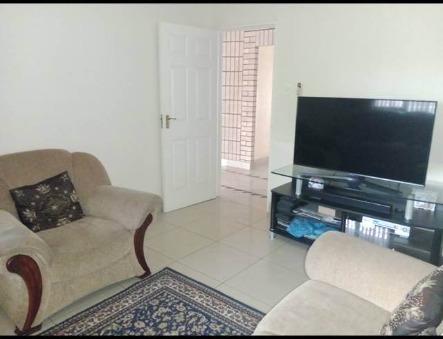 4 BEDROOM FREEHOLD FOR SALE IN HAYFIELDS